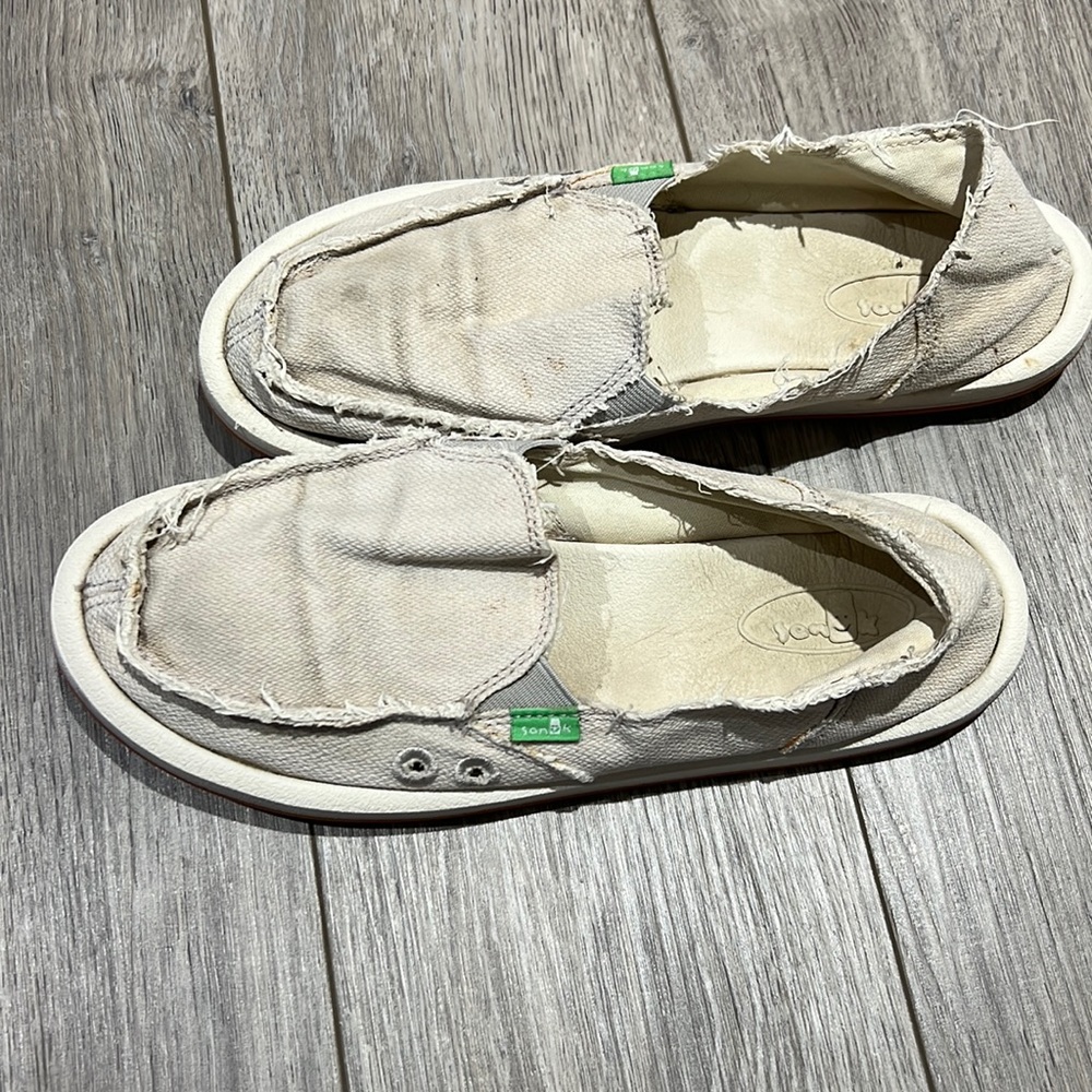 Womens Sanuks. Size 7